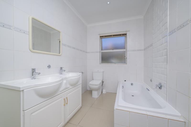 To Let 6 Bedroom Property for Rent in Kleinbron Estate Western Cape